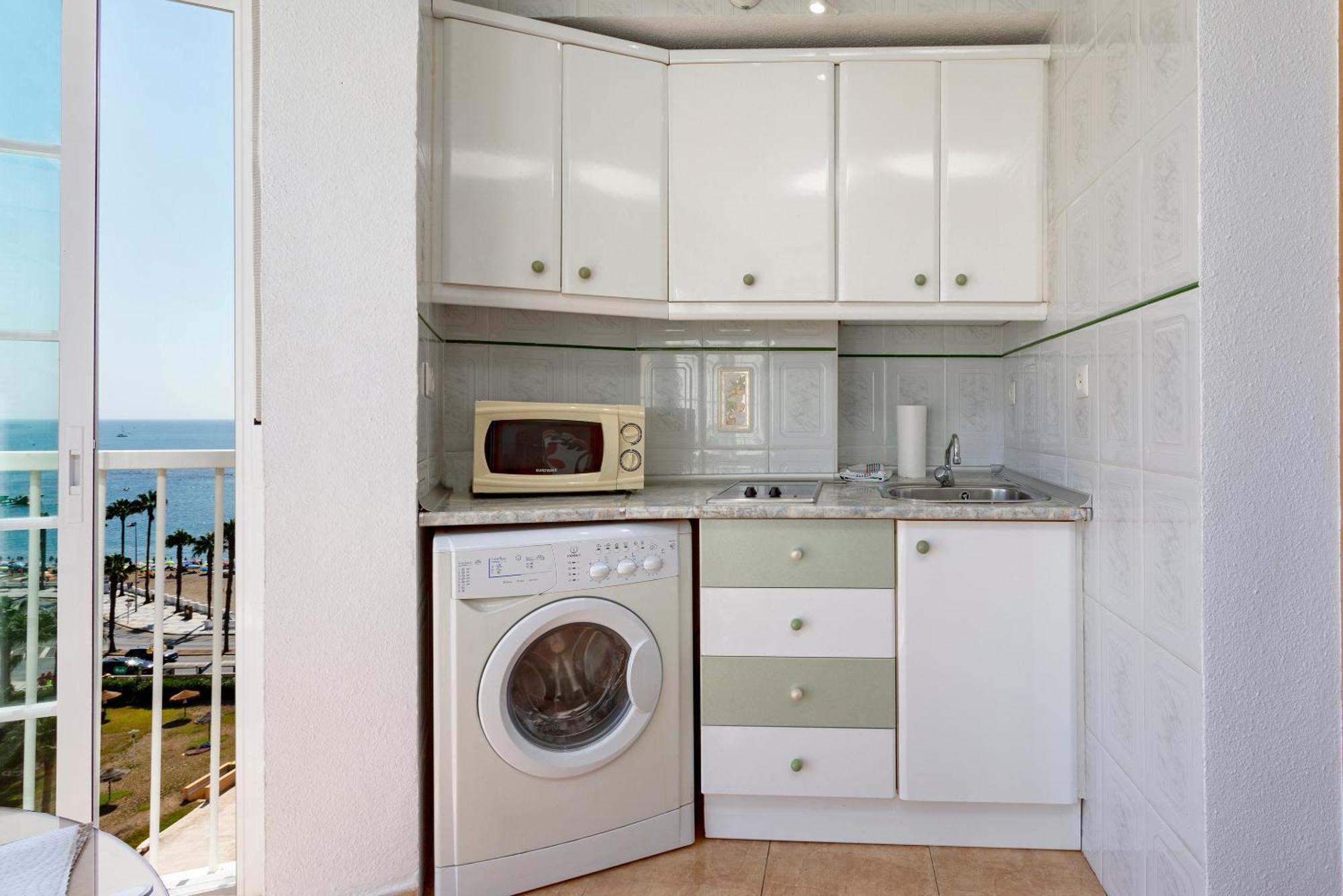 Apartamento Con Vistas Al Mar En เบนัลมาเดนา ภายนอก รูปภาพ