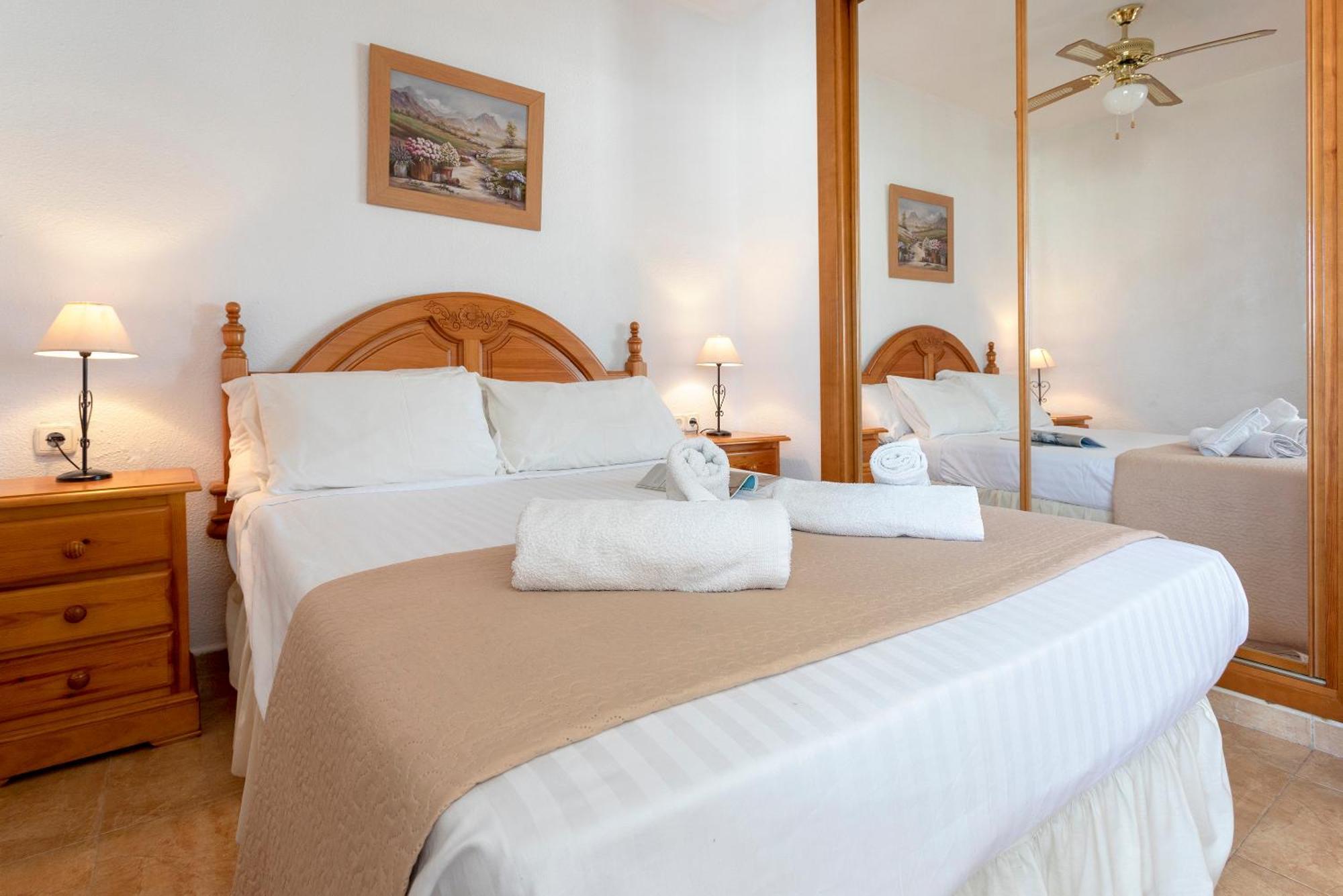 Apartamento Con Vistas Al Mar En เบนัลมาเดนา ภายนอก รูปภาพ