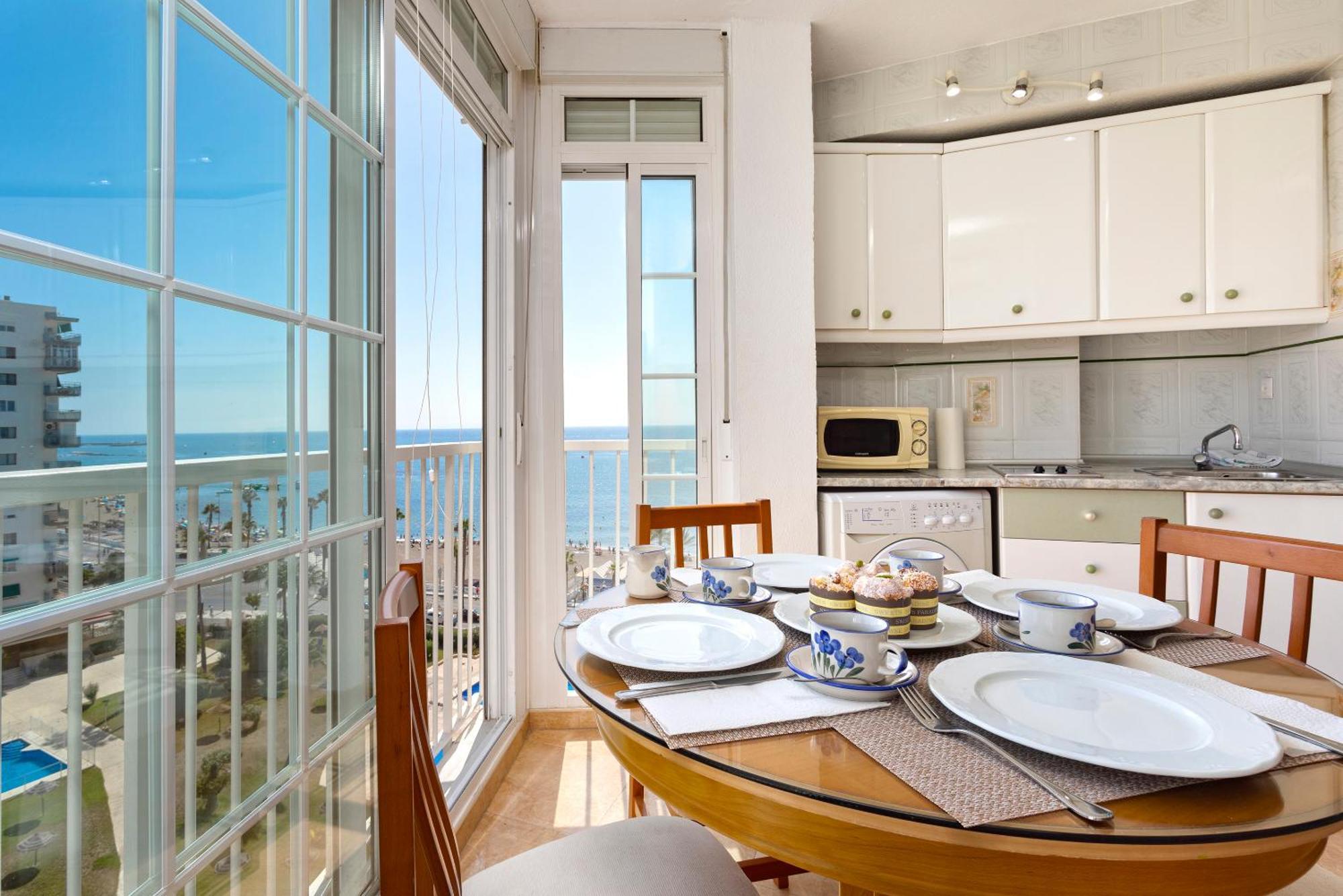 Apartamento Con Vistas Al Mar En เบนัลมาเดนา ภายนอก รูปภาพ