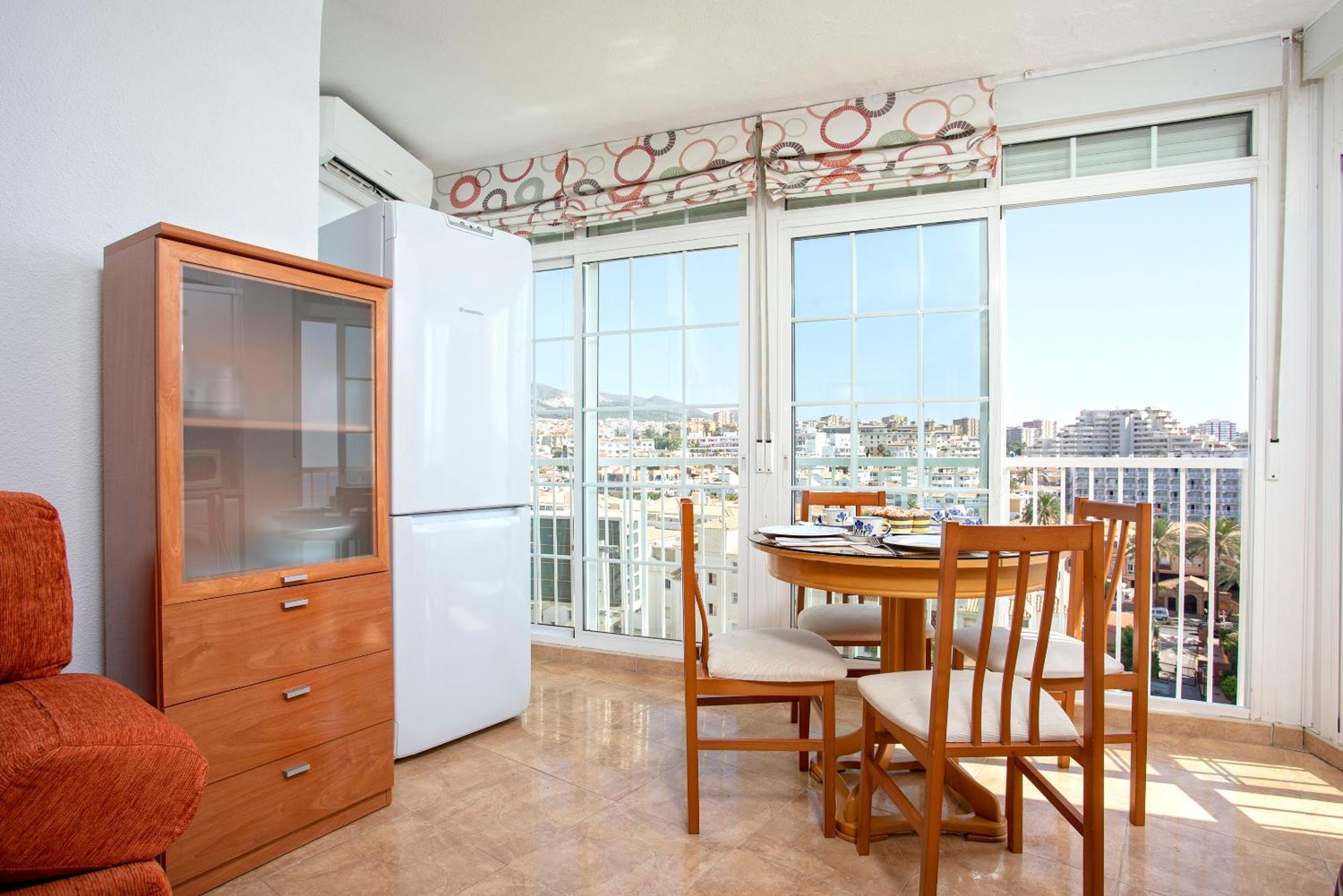 Apartamento Con Vistas Al Mar En เบนัลมาเดนา ภายนอก รูปภาพ