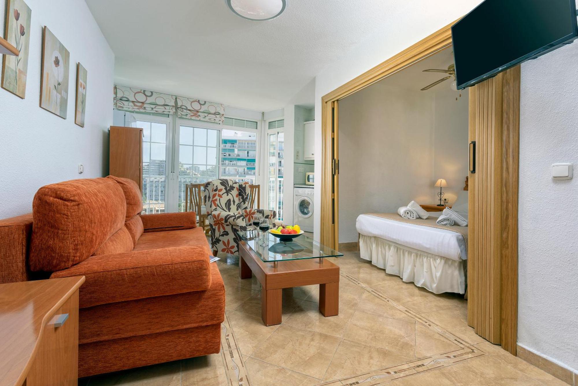 Apartamento Con Vistas Al Mar En เบนัลมาเดนา ภายนอก รูปภาพ